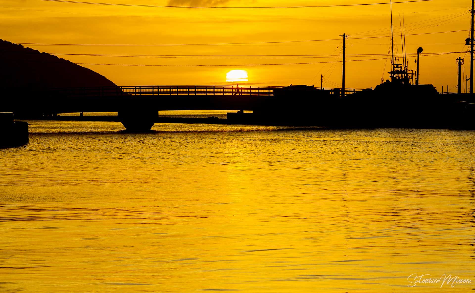 大熊橋に沈む夕日